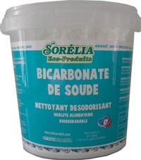 Mélanger du bicarbonate de soude (sodium) et du vinaigre